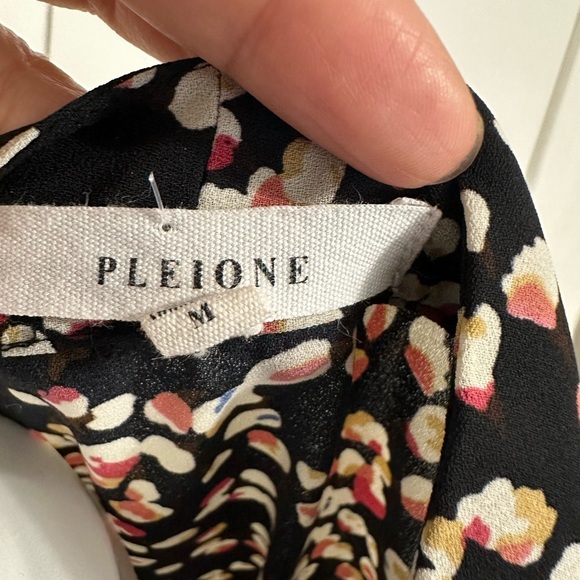 Pleione Nordstrom High/Low Vneck Blouse Poppy Design Sz M - Picture 4 of 7